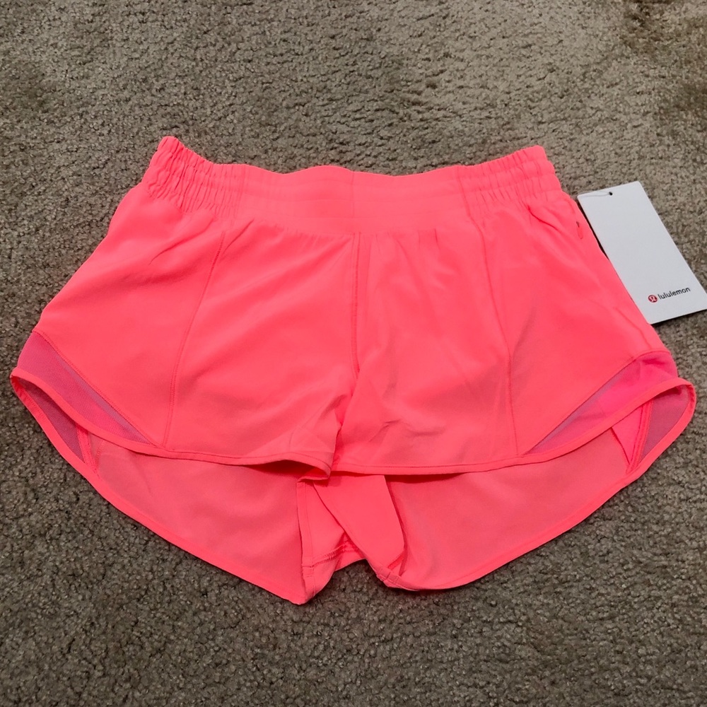 Lululemon Hotty Hot Shorts high-rise - Picture 1 of 4